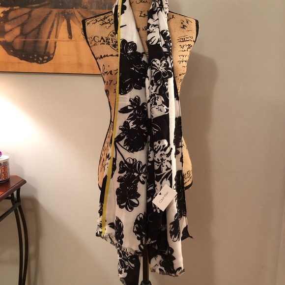 Calvin Klein Accessories - NWT Calvin Klein Pashmina Scarf